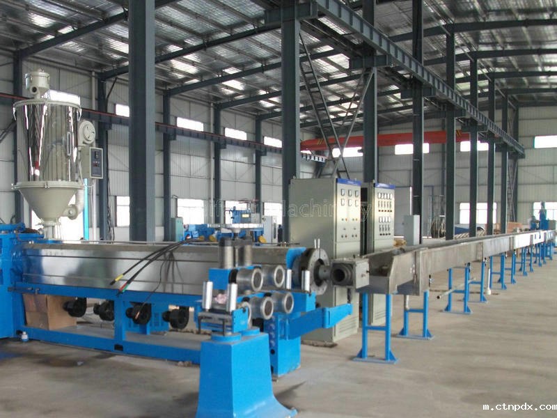 Ф90型PLC电脑式高速押出机