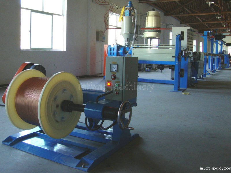 Ф70+35型PLC电脑式高速押出机