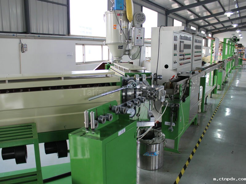 80+90双层共挤押出机